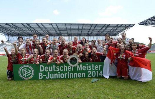 FCBayernLA's tweet photo. Congratulations @FCBfrauen U-17 #MiaSanMia, This is a fan page from Latin America, Greetings http://t.co/CWmkCM2DwF