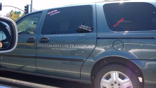 SuperHumor_'s tweet image. How Gotham transports their inmates