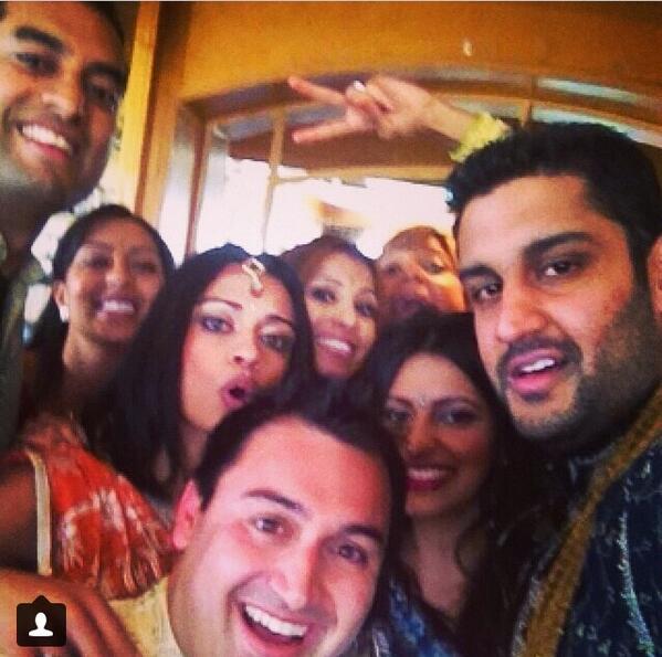 sharadmohan's tweet photo. Our octuplie selfie. Can't touch this Ellen! #GoGoGadgetArm http://t.co/H8Fi4aCAhR