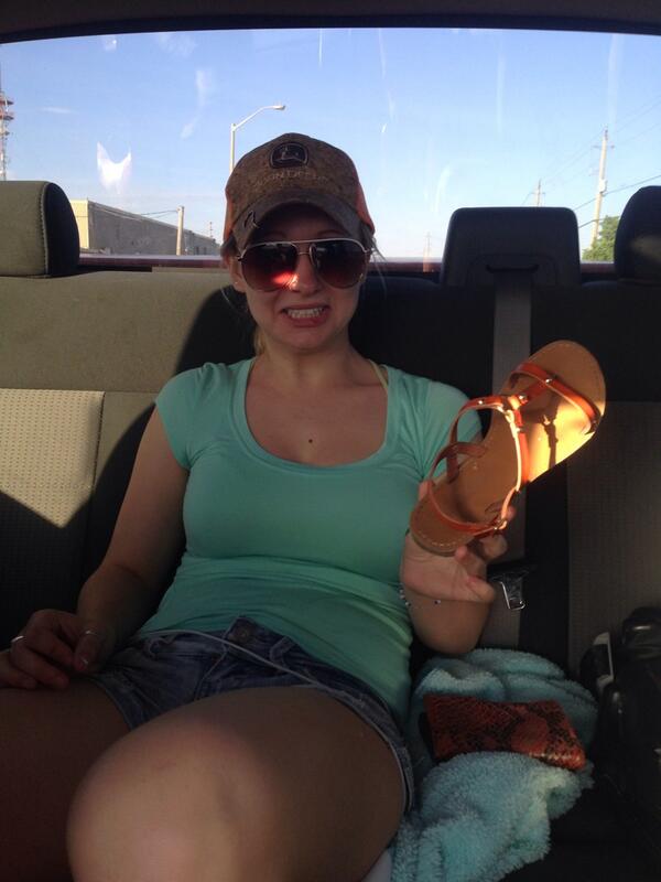 GeldingProblems's tweet image. When you need to sanitize your shoe, because u kicked old chocolate milk.  @alishahicks_xo