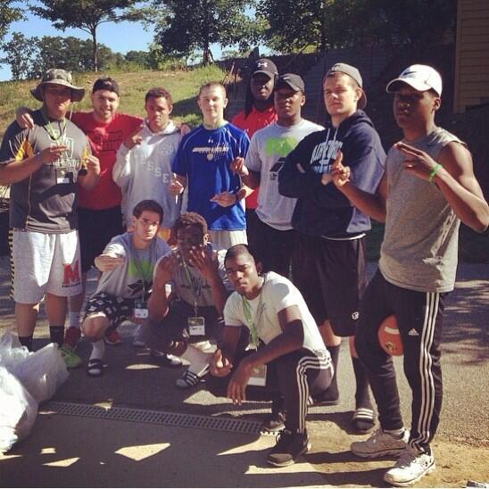 _Negrito_xP's tweet photo. I wish it was longer, but i had a great time with my bros #AllIn14LC #Huddle35 http://t.co/gA6PA2aK2E