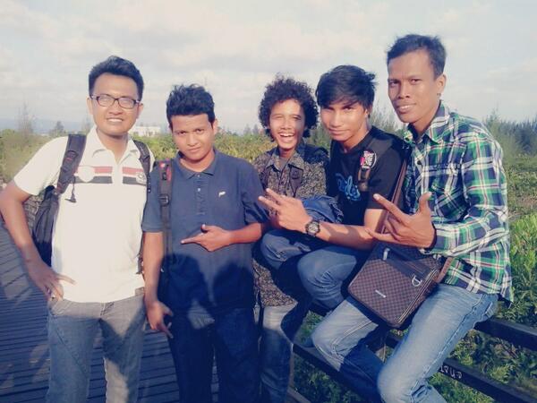 rizky_rullya's tweet photo. RT @Sociology02:  #PicMAN02 : @rizky_rullya @Rizkiandika16 @AmsalLodesh #Miswar #Sofyan http://t.co/ZhuANvaUHX