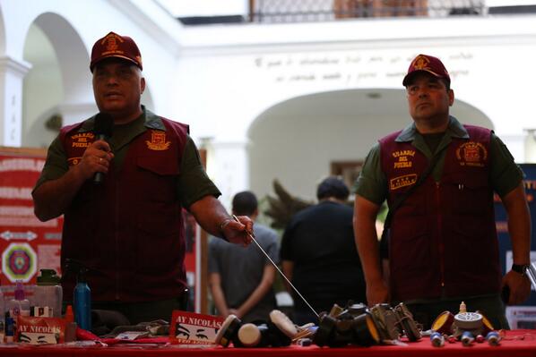 NestorLReverol's tweet photo. Incautan presuntos elementos que serian utilizados para guarimbear #Foto3 http://t.co/m12ChneuuI