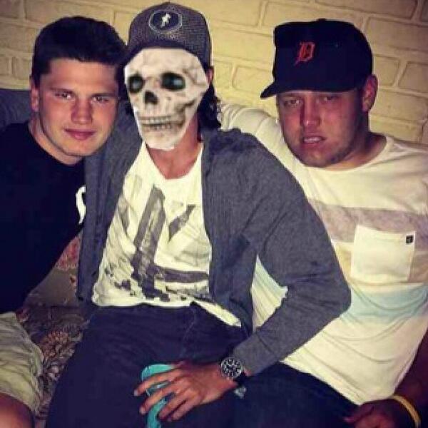 OHHLproblems's tweet photo. Addy and the boys having a time http://t.co/9U1ym1wDu4