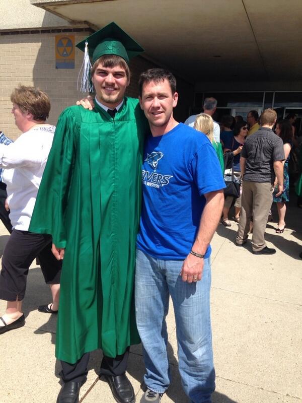 RToppevw's tweet image. Congrats to my little brother @atopp20 and the rest of his class