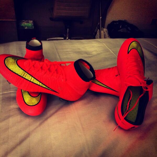 pupos mercuriales nike