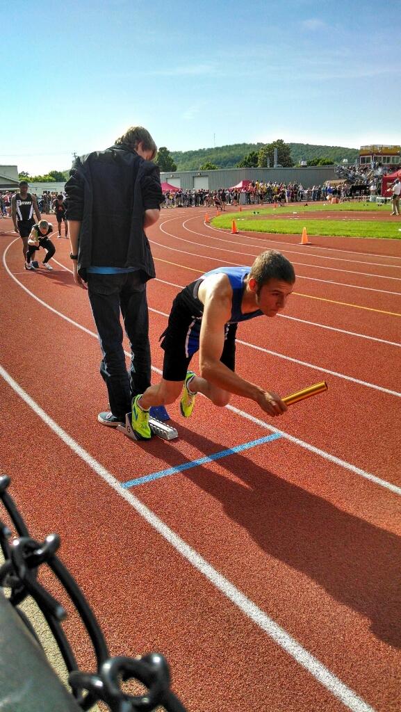 FarmerBen101's tweet image. #Sectionals #4x400 #Blockstart #Boss