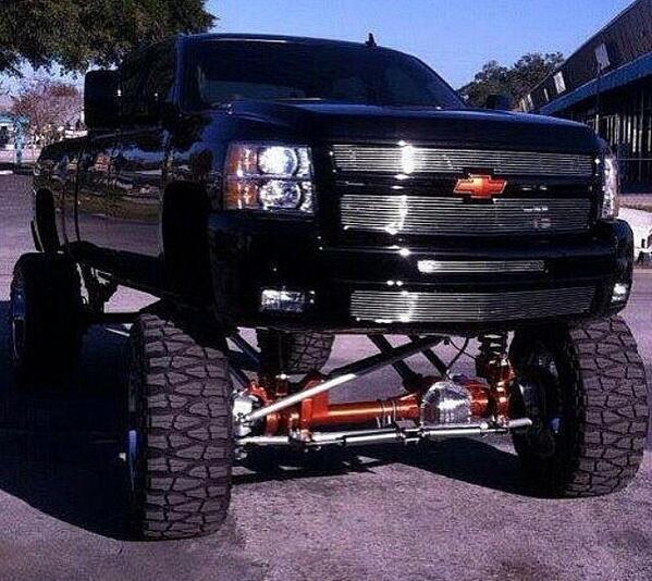 _LiftedTrucks_'s tweet photo. #Chevy http://t.co/NYey09WEha