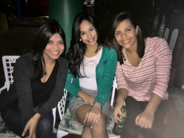 YaiiSaD's tweet photo. ♥Hermanas "@Stefany_Aleja: ♥ RT "@EmilyCSP_: Mis brujis♥ @Stefany_Aleja @YaiiSaD http://t.co/PBKbuvru7s""