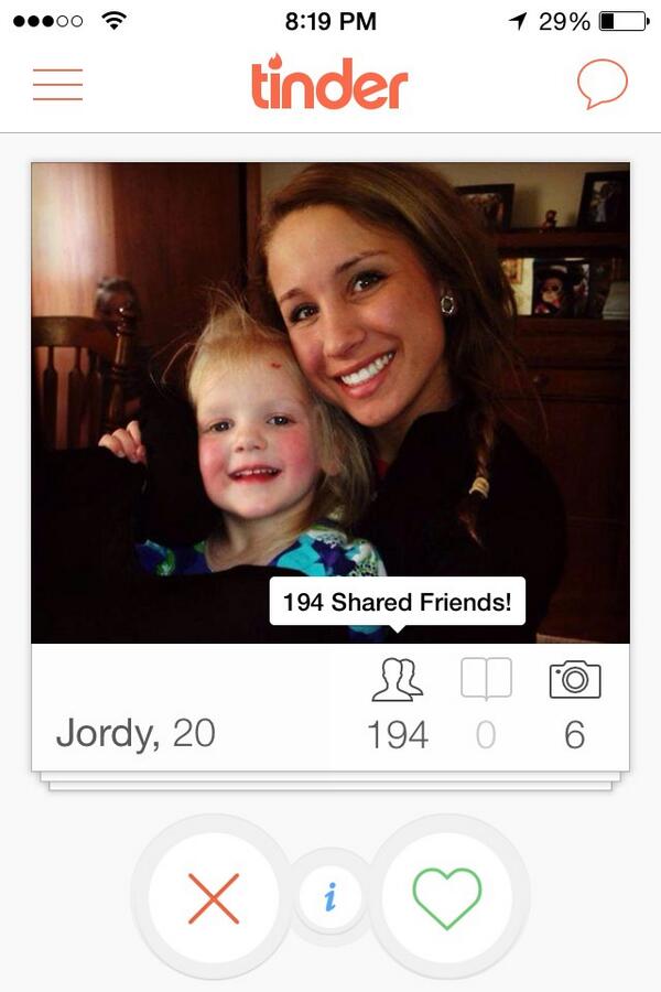 ahrensea's tweet image. @Jordyduer I can&apos;t get any likes on tinder cause I&apos;m related to all the girls...and I&apos;m balding...#slideleft