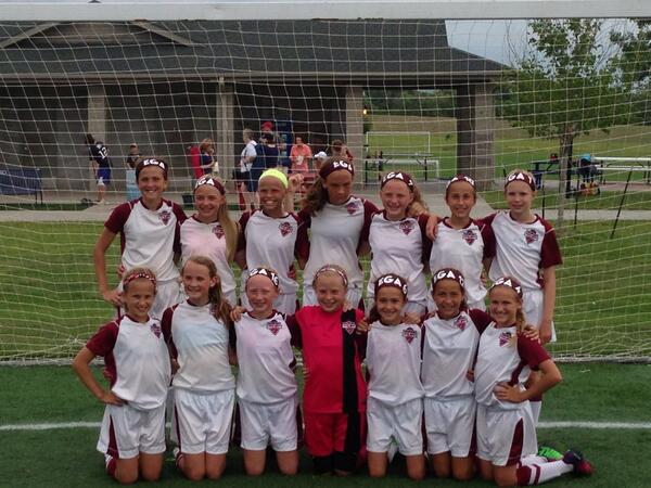 jeffbetsworth's tweet photo. Thanks to U12 Maroon for helping our girls have a great weekend. No matter what age.  #EGA family http://t.co/EKCDpEENZi