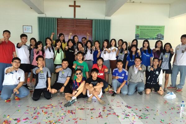 PDteamSmatrama's tweet photo. Hari ini sukses bikin ibu ketua kita @LaStefanie_ nangis. Happy sweet 17th birthday! Jessus bless😇 http://t.co/MULrBxrT0N
