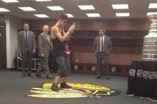 HockeyGods's tweet photo. #BieberCurse http://t.co/1Ys0K1bgJ2