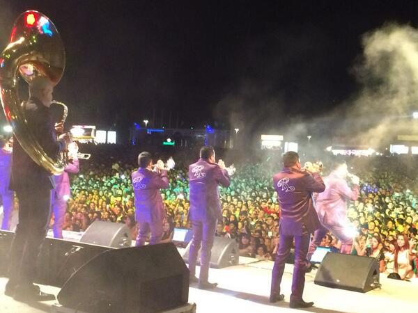 OAKeventos's tweet photo. Gracias #Chihuahua !! Rompiendo récord de asistencia con @ElRecodoOficial http://t.co/lZHSnchryt