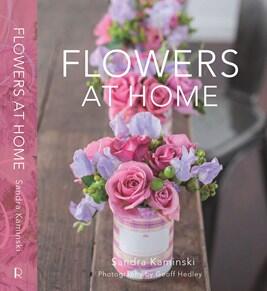 FlowersQLD's tweet image. Fancy a copy? We're gifting 3 at #commference thanks to the beautiful&amp;amp;generous Ms Delaney. 
australianflowerindustry.com.au/design/events/…
