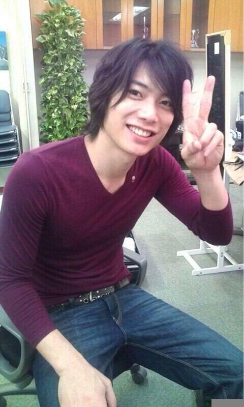 ktns_0917's tweet image. やっと顔と歳が一致した歳になったと思うのは私だけなんだろうか、、兎にも角にも兼ちゃんはぴば！！ #兼崎健太郎生誕祭2014