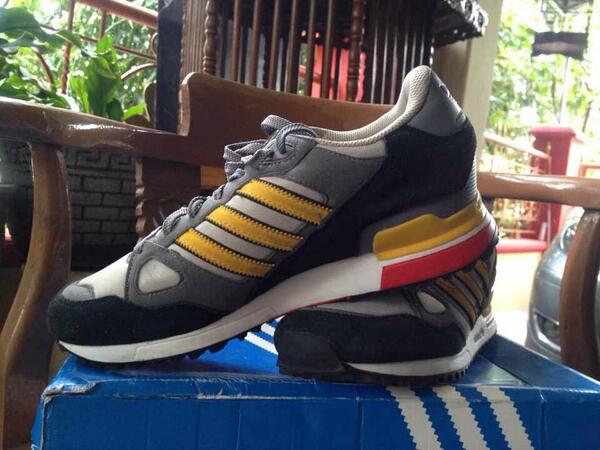 WTS 2nd adidas ZX750 size 40 2/3 500K info lihat bio <a href="/kickSolution/">kicksolution</a> <a href="/solessolution/">SolesSolution</a>