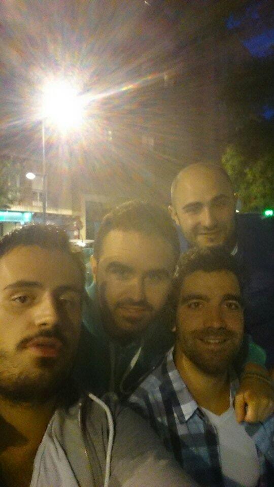 PUBBLACKJACK's tweet photo. Gran finde con @KUKIvilches @Esauliyo_M @Cachanito92, la que echo la foto fue la tía que se ligó. El cachano http://t.co/RsFI8dokE8