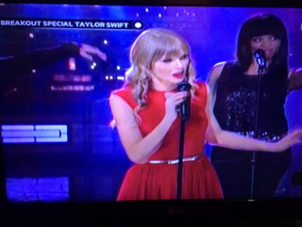 rimarims13's tweet image. I CAN&apos;T BREATHE @breakoutnet @SwiftIndonesia_ #BreakoutNetTaylorSwift #REDTourJKT