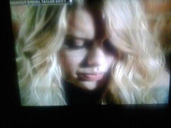 swiftiesmalik's tweet image. WHITE HORSE #BreakoutNetTaylorSwift #REDTourJKT @SwiftyIndonesia @TSwiftINDO13 @TaylorSwiftIndo