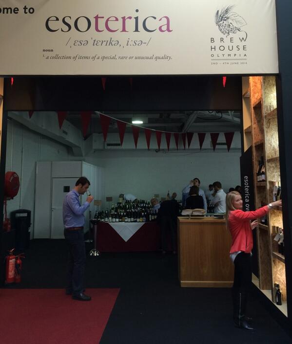 jk_marketing's tweet photo. Welcome to @Esoterica_LWF what do you think about our 'arc de triomphe' entrance? #winelover @londonwinefair http://t.co/U2cdMv3iaO