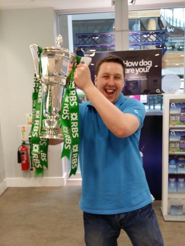 whaaaamy's tweet image. 6 nations trophy in @O2 store in Belfast @Victoria_Square #O2Rugby #6Nations #BestWorkDayEver @O2sports