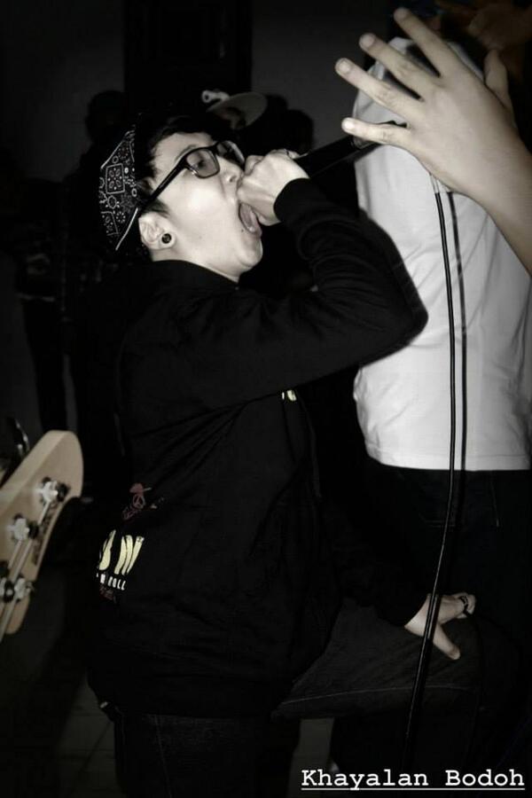 BISA BANGET CREW (@bisabangetcrew) on Twitter photo wuih <a href="/outright_hc/">OUTRIGHT HARDCORE</a> ganas banget yaaaa ! ini cuma ada di lauching ep album <a href="/saveinyourbrain/">save in your brain</a> :D wuih <a href="/outright_hc/">OUTRIGHT HARDCORE</a> ganas banget yaaaa ! ini cuma ada di lauching ep album <a href="/saveinyourbrain/">save in your brain</a> :D