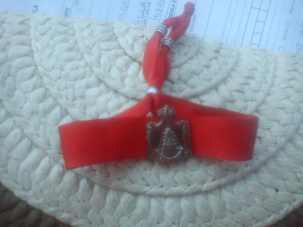 saracanilla's tweet photo. Hoy ya es tuya!! @est http://t.co/xP8MxUhTim