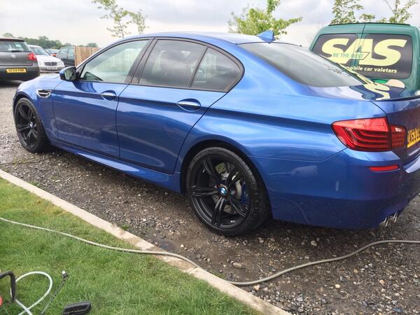 SASValeting's tweet photo. #BMW #M5 #MspecBlue #professionalservices #showroom #new #14 #SAS #Valeting #BeTheBest http://t.co/KgDXab27qA