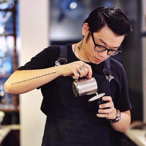 Ela_Isabel's tweet image. Mau dong dibuatin mocca coffee @willgoz31 #favechef xoxoxoxoxo :D