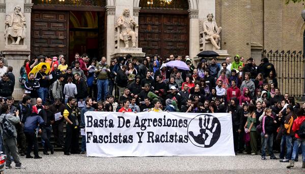 ReaktionFA's tweet photo. Fredag nat angreb omkring 30 nynazister medlemmer af Izquirda Unida i Madrid. Læs mere http://t.co/mT3sRpnybe #antifa http://t.co/yUGatYdKTT