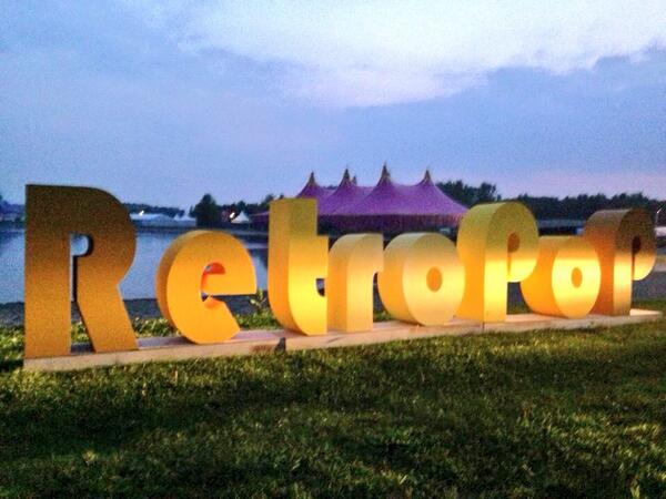 PiepschuimInfo's tweet photo. Zaterdag is het weer zover.. #retropop! Bij de vorige editie hebben wij deze letters gefabriceerd en geplaatst; http://t.co/Wl4zJYY3ec