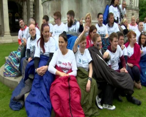 bbcnewsline's tweet image. WATCH: We caught up with @pauljloughran from @100HelpHomeless at their sleep out - more here on.fb.me/1n3wapt