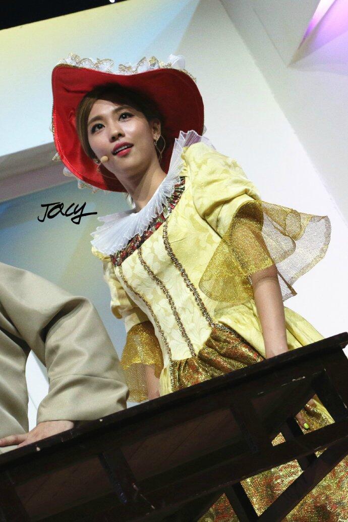 BpI2QYxIYAAdBu0.jpg:large