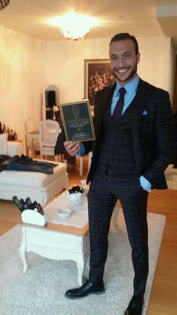 BpI3jbPCYAAd-3R.jpg:large