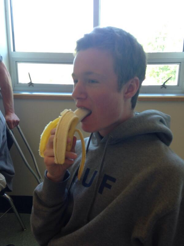 psmeag's tweet photo. @FHSbananas going in for the kill http://t.co/m6tRZwl6Wz