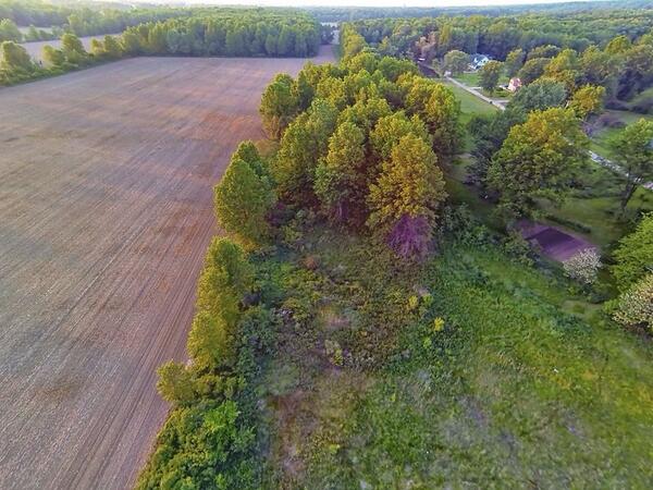 Dronewerx's tweet photo. Flying over a #farm field during the golden hour. For pretty light get into the air an hour before sunset #uav #uas http://t.co/WNoxnMgKmg