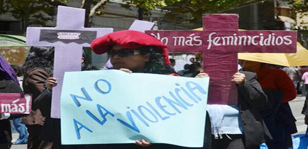 ErbolDigital's tweet photo. [BOLIVIA] Presentan 8 problemas de Ley Contra Violencia a Mujeres http://t.co/egHUsgB69s vía @ErbolDigital http://t.co/LqSlGumYQV