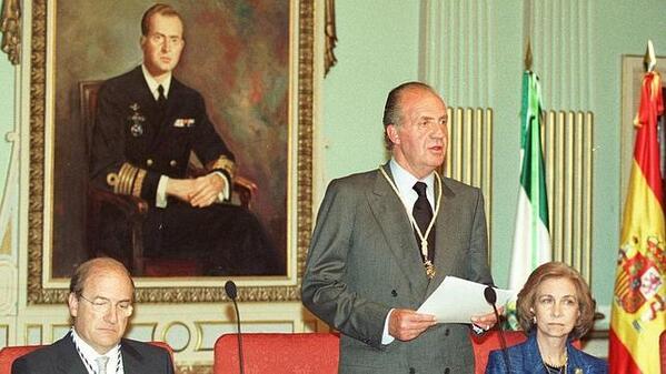 El Rey Don Juan Carlos recibió en el año 2000 la medalla de la Ciudad de Huelva. <a href="/PedroRodrHuelva/">Pedro Rodríguez</a>