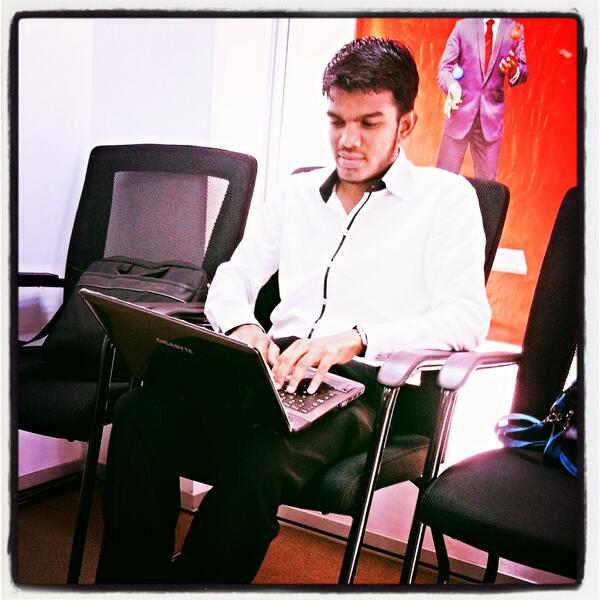 InsaafIqbal's tweet image. #final_presentation #learnanddrive #sliit #sucks #scared