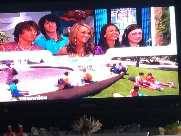 QueenieJamie's tweet photo. Look what's on. Tsk tsk. http://t.co/oi252EJVNm