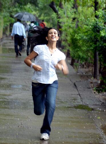 timesofindia's tweet photo. Mumbai girl creates state record, bags 12 golds in MBBS exam  http://t.co/DYtgfXX3S0 http://t.co/1GhSwdg9Ke