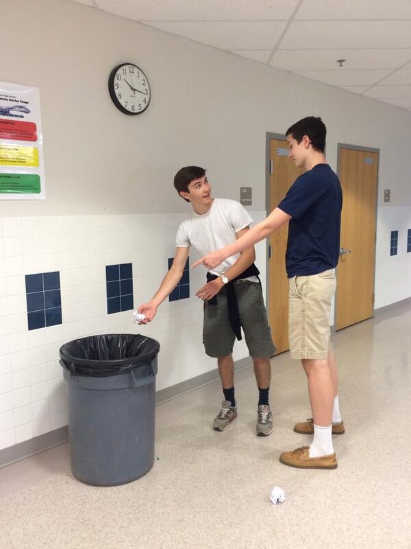 PresidentJimBob's tweet photo. Presidential candidate Jim Bob Roberts teaching the future generation not to litter. 🇺🇸 http://t.co/vzMj324L6K