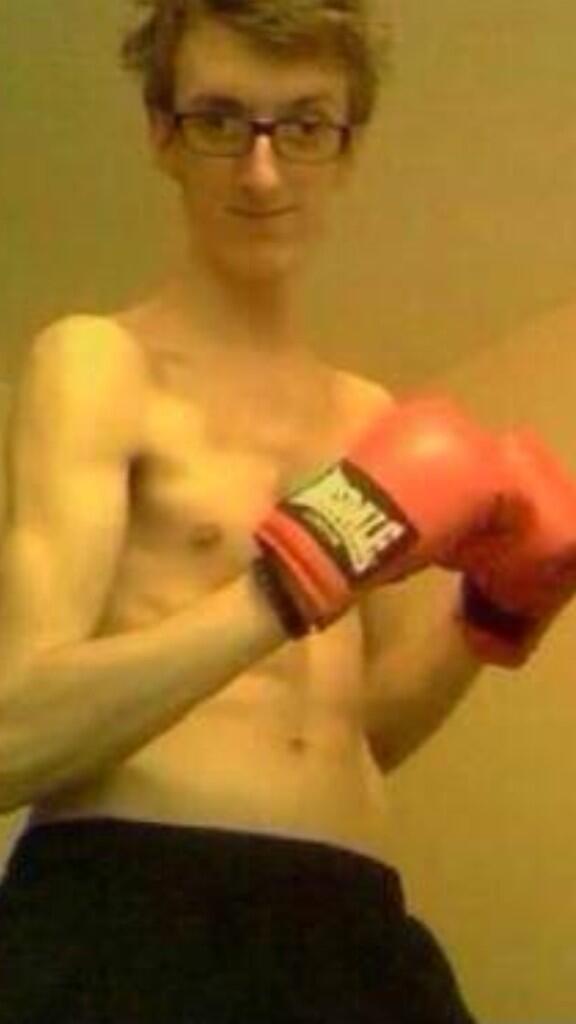 Joshykers's tweet photo. @TheeTomCurran @AmirKingKhan cutting weight but not power http://t.co/myEMFwWBqA