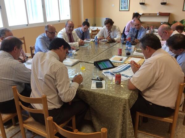El_Romeral's tweet photo. El Claustro de 2º de bachillerato evaluando el final del curso http://t.co/wcV6Zjroqh