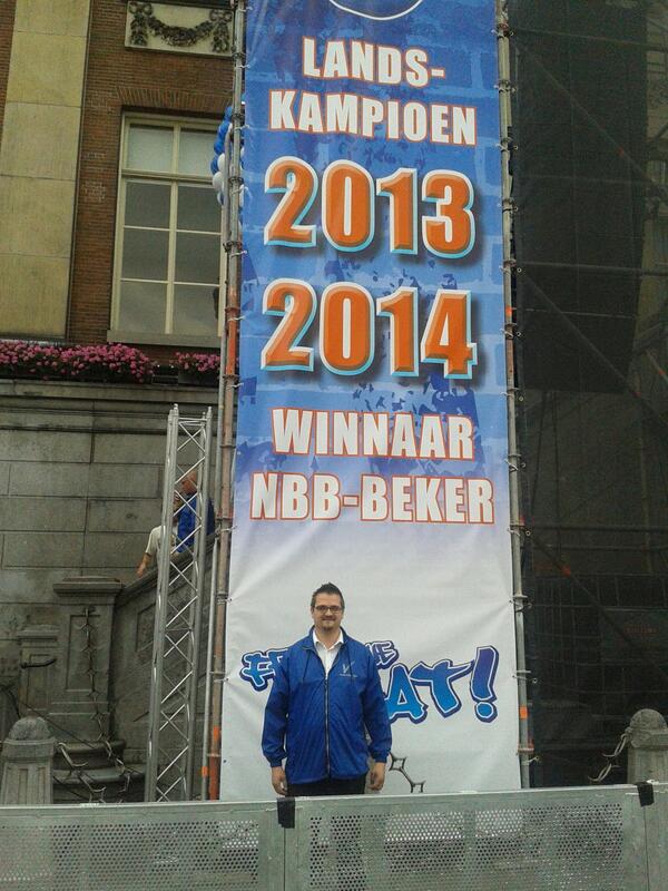 voorbereiding huldiging <a href="/gasterraflames/">Ростислав Пашенцев</a> Grote Markt  bijna afgerond. Wij zijn er klaar voor! #gastvrijbeveiligen