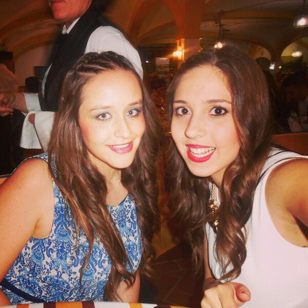 MariaBlanco_30's tweet photo. Y si repetimos? :P @raquelbd2 http://t.co/kWLr6kJtGc