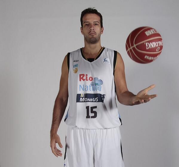 ACBCOM's tweet photo. Nadie más vestirá el dorsal 15 en el Rio Natura Monbus. El @OBRADOIROCAB retirará la camiseta de Oriol Junyent. http://t.co/nr2HZgWplE