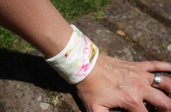 JessicaZoobArt's tweet image. Congratulations @sarahjaneDTL winner of an @AndreaEserin Pleasure Gardens cuff for being my top favourite #PerfectPi…