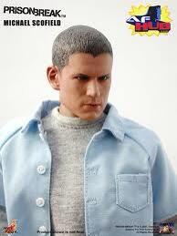 _PrisBreak_'s tweet image. Did you know that their are Michael Scofield action figures that are going for hundreds of dollars on the internet!?